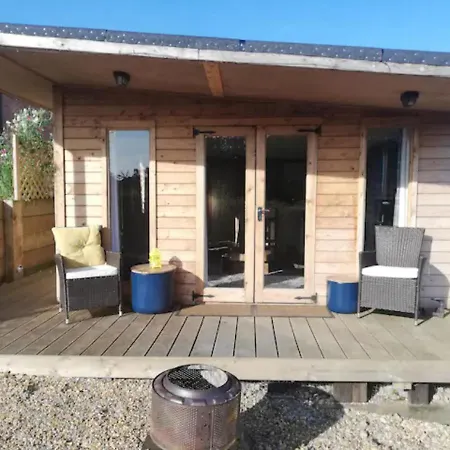 Peaceful Cabin In Skegby -Sleeps2- Firer Pit Sutton-in-Ashfield Exterior photo